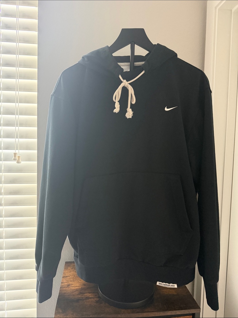 Nike Standard Issue Dri-FIT Pullover Basketball Hoodie